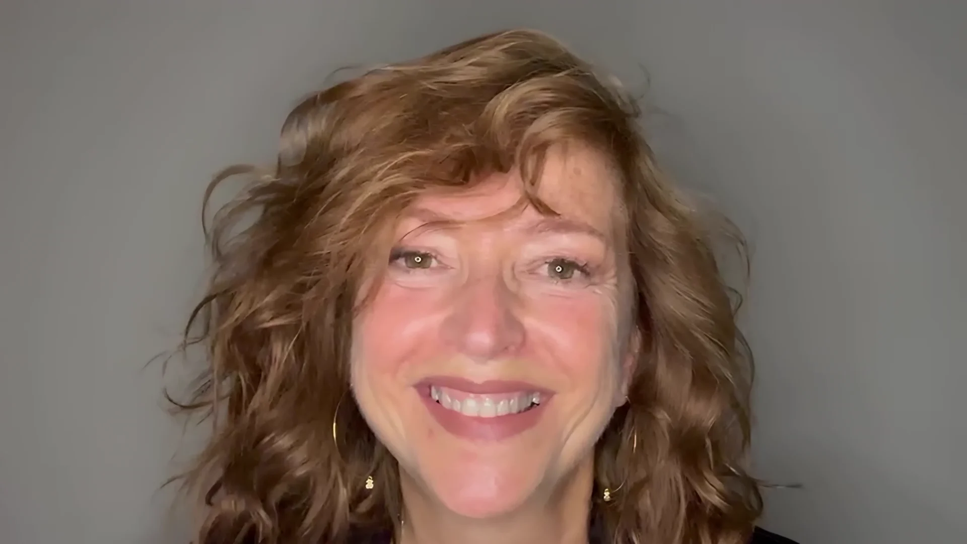 Beth Rosell, lingüista y especialista en comunicación oral, en su vídeo de presentación